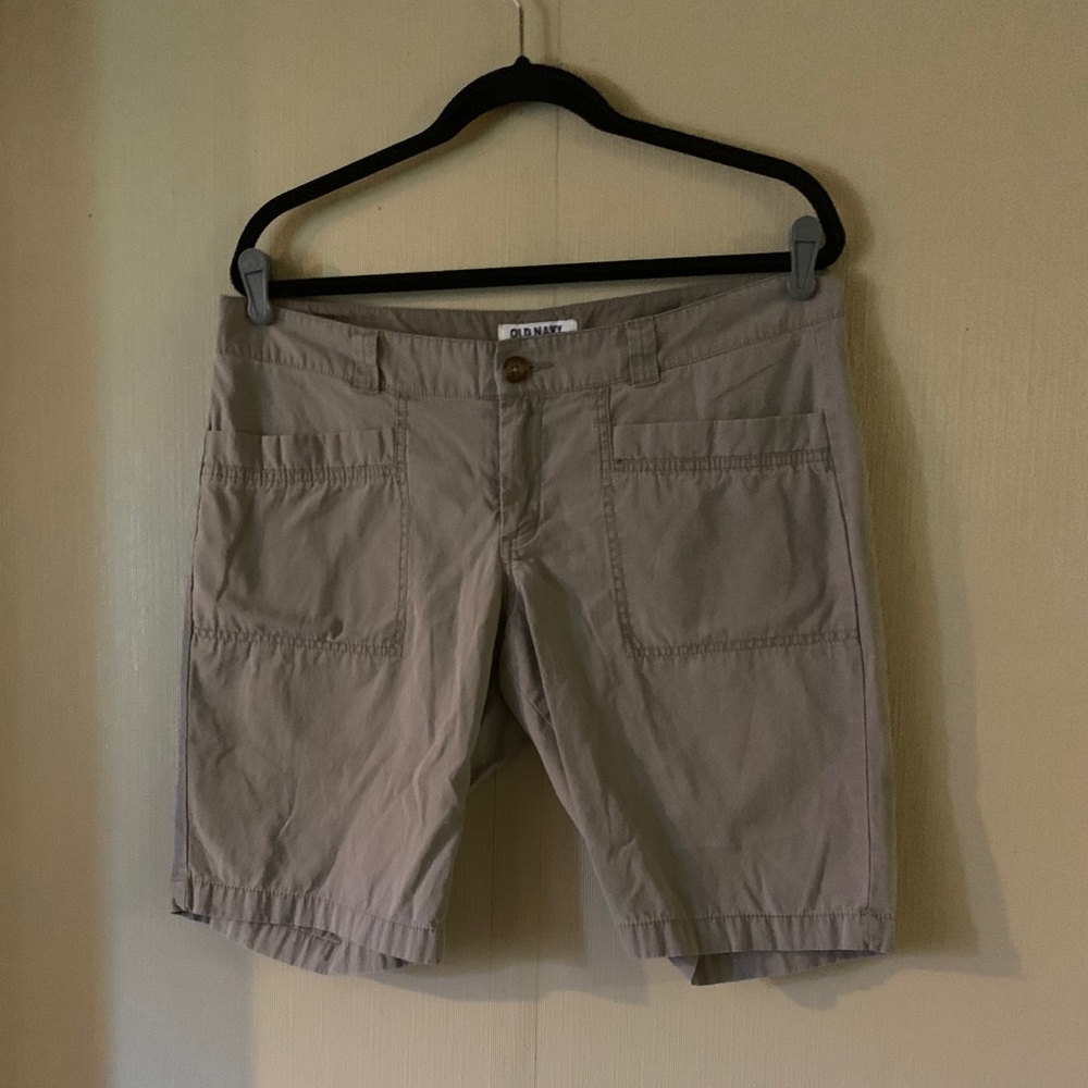 Old navy Bermuda shorts size 12
